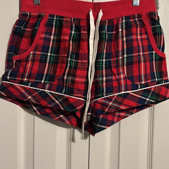 Victoria's Secret Red Plaid Women's Shorts size XS - Picture 4 of 7